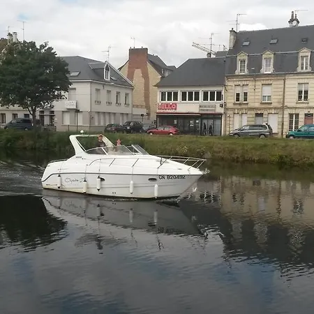 Beau Bateau Lilou 14 ספינת מלון *