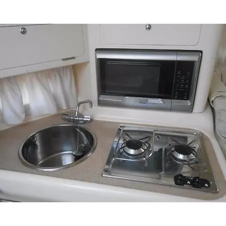 ספינת מלון Beau Bateau Lilou 14 וויסטרהאם