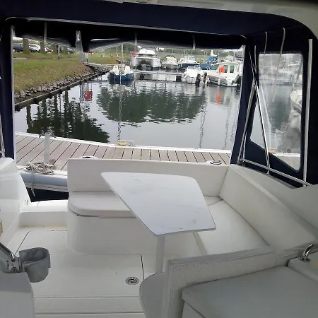 Beau Bateau Lilou 14 * וויסטרהאם