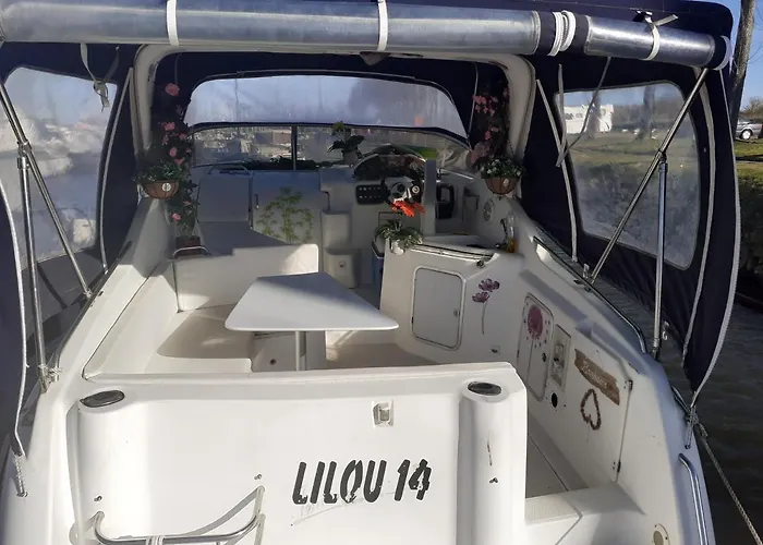 Beau Bateau Lilou 14 ספינת מלון *